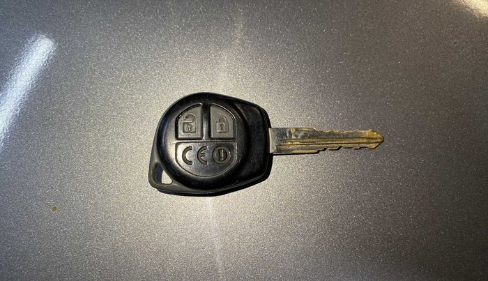 2014 Maruti Ciaz VXI, CNG, Manual, 87,754 km, Key Close Up