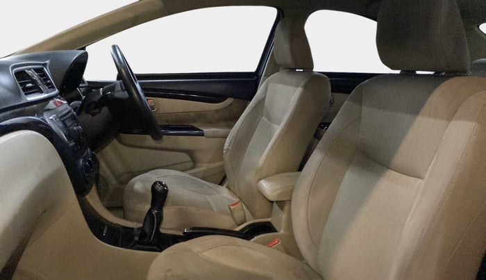 2014 Maruti Ciaz VXI, CNG, Manual, 87,754 km, Right Side Front Door Cabin