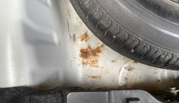 2018 Maruti Dzire VXI, Petrol, Manual, 24,046 km, Boot floor - Slight discoloration