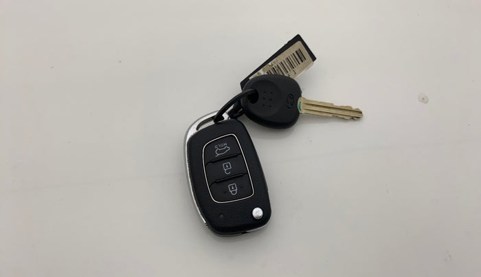 2016 Hyundai Elite i20 SPORTZ 1.2, Petrol, Manual, 1,05,342 km, Key Close Up