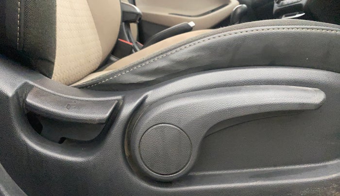 2016 Hyundai Elite i20 SPORTZ 1.2, Petrol, Manual, 1,05,342 km, Driver Side Adjustment Panel