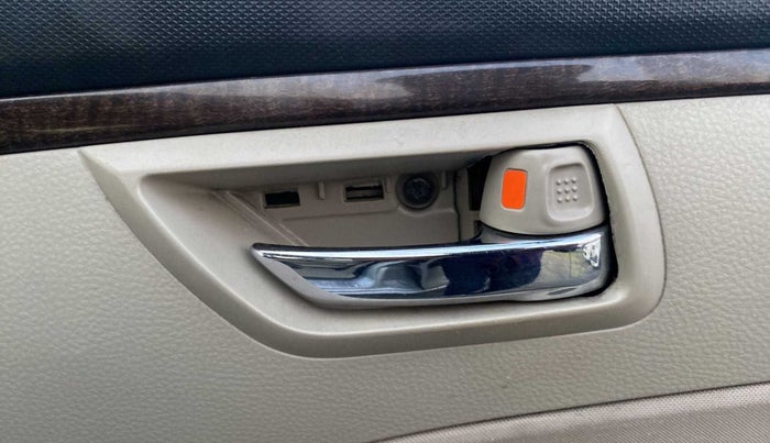 2014 Maruti Swift Dzire VXI, Petrol, Manual, 84,318 km, Driver-side door - Trim has minor damage