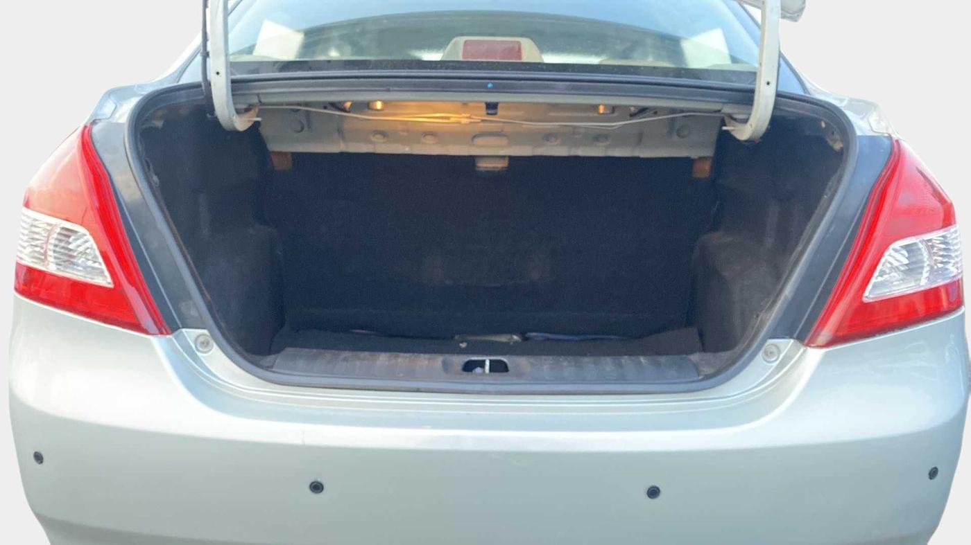2014 Maruti Swift Dzire VXI, Petrol, Manual, 84,318 km, Boot Inside