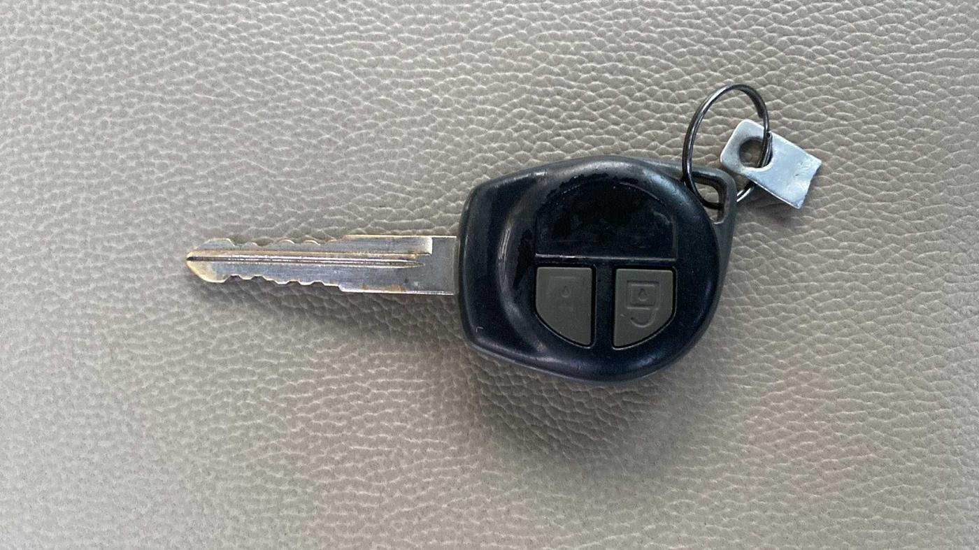 2014 Maruti Swift Dzire VXI, Petrol, Manual, 84,318 km, Key Close Up