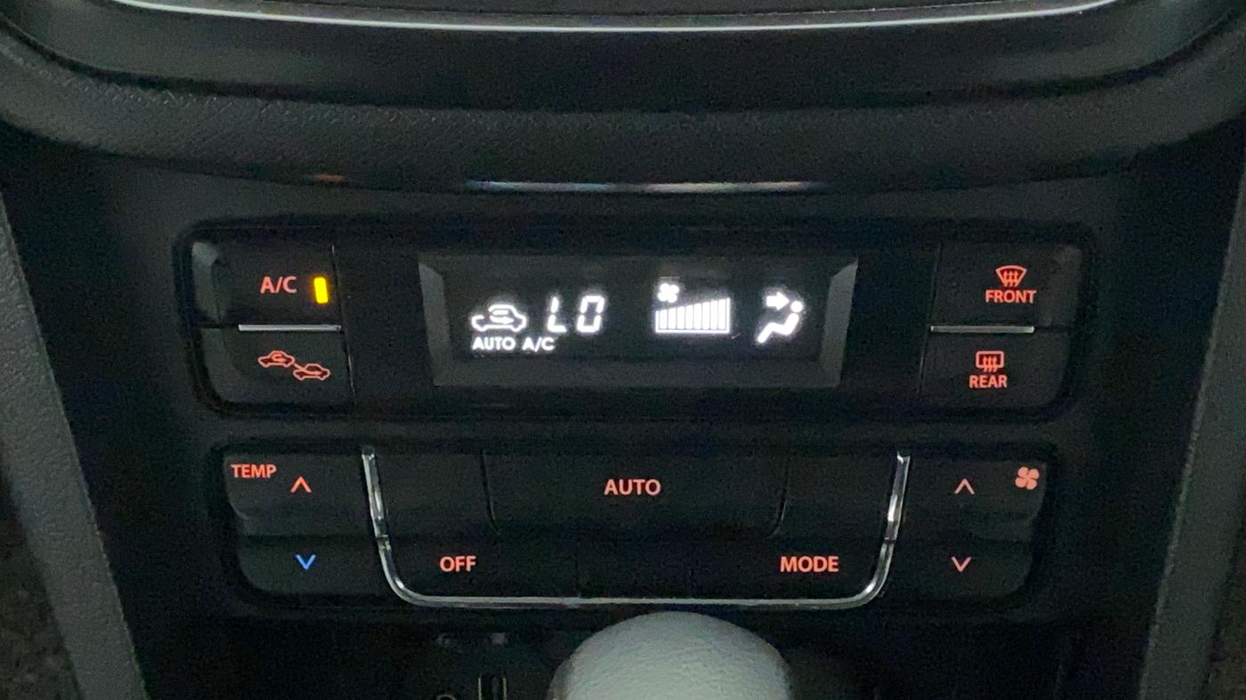 2021 Toyota URBAN CRUISER PREMIUM GRADE AT DUAL TONE, Petrol, Automatic, 25,448 km, Automatic Climate Control