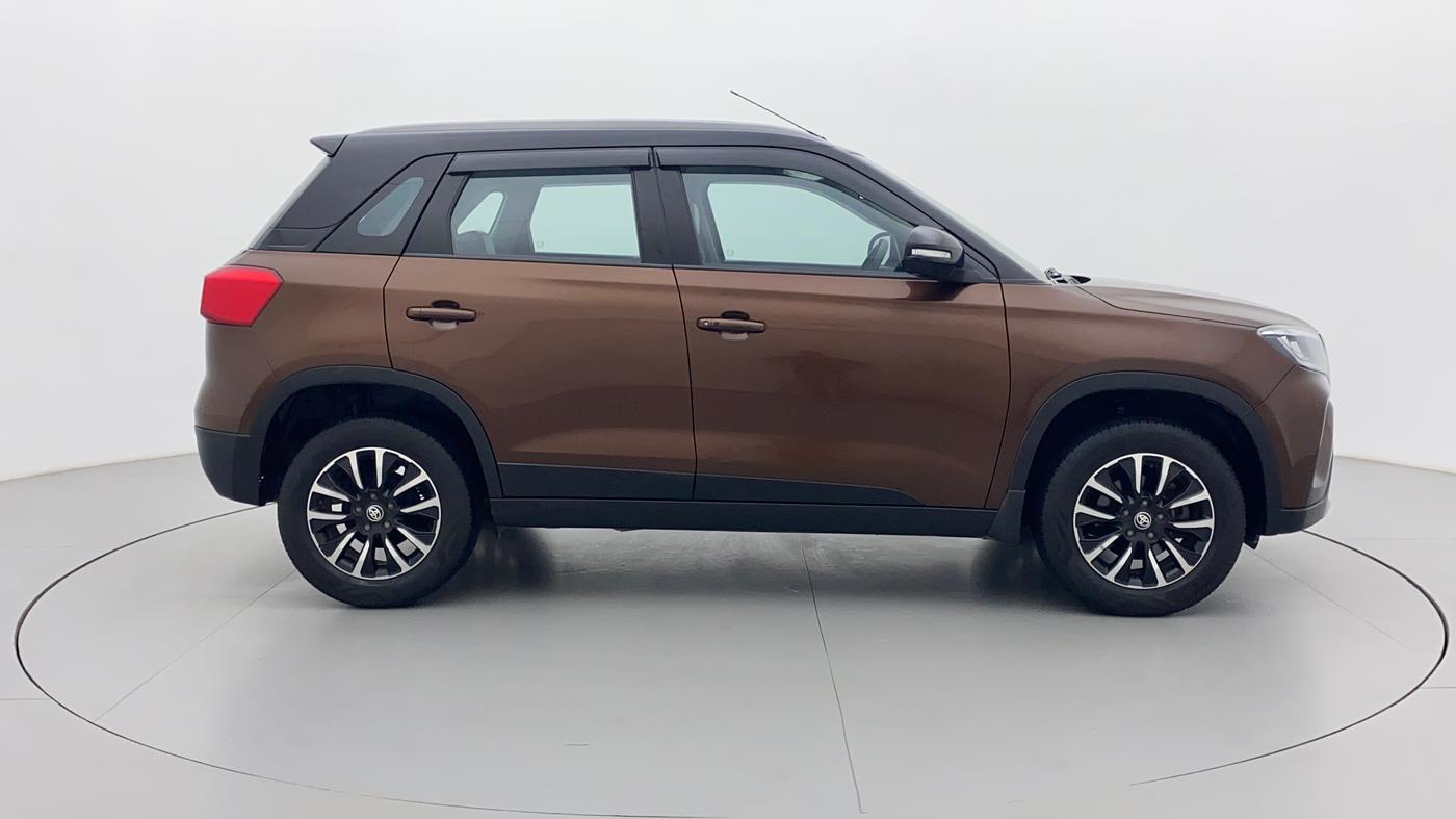 2021 Toyota URBAN CRUISER PREMIUM GRADE AT DUAL TONE, Petrol, Automatic, 25,448 km, Right Side View