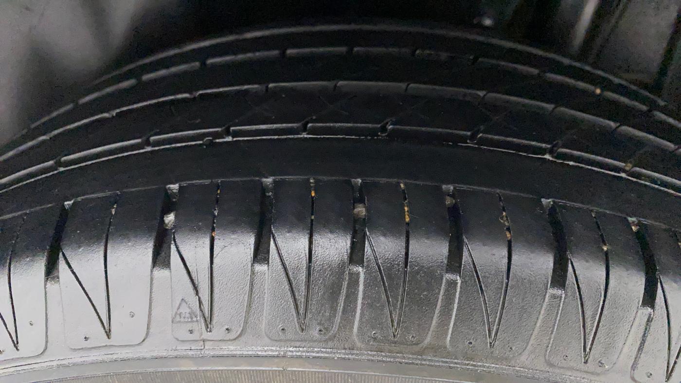 2021 Toyota URBAN CRUISER PREMIUM GRADE AT DUAL TONE, Petrol, Automatic, 25,448 km, Left Rear Tyre Tread
