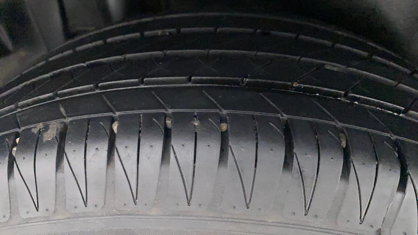 2021 Toyota URBAN CRUISER PREMIUM GRADE AT DUAL TONE, Petrol, Automatic, 25,448 km, Right Rear Tyre Tread