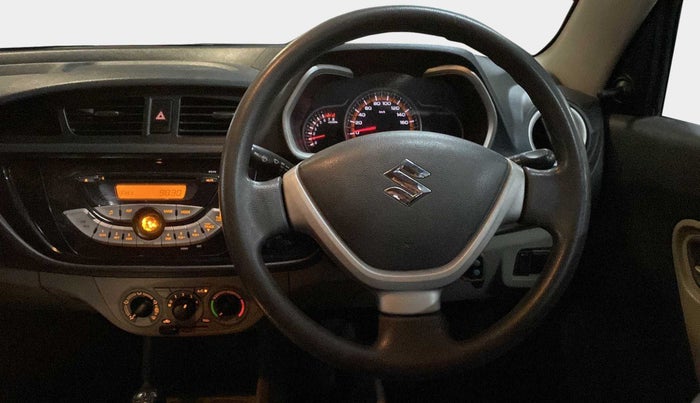 2016 Maruti Alto K10 VXI, Petrol, Manual, 1,16,231 km, Steering Wheel Close Up