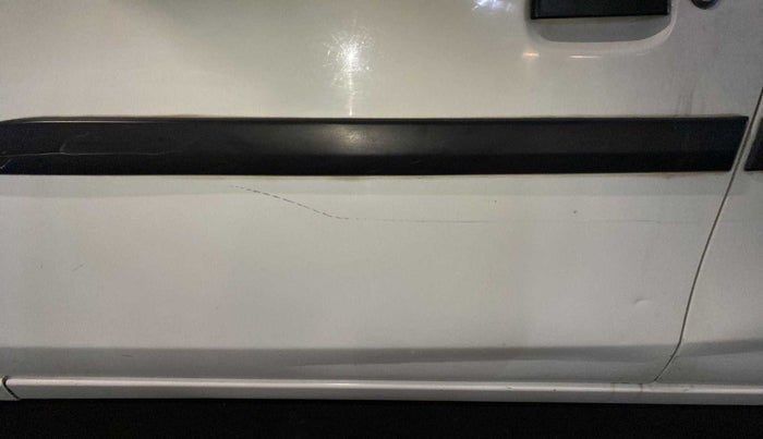 2016 Maruti Alto K10 VXI, Petrol, Manual, 1,16,231 km, Front passenger door - Minor scratches