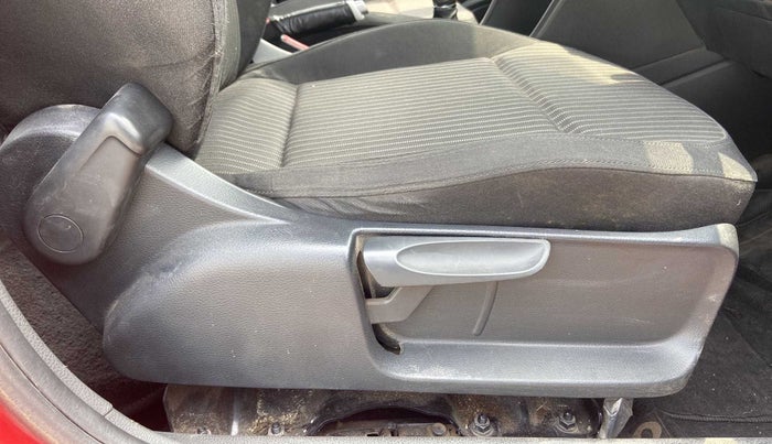 2014 Volkswagen Cross Polo HIGHLINE TDI, Diesel, Manual, 1,23,941 km, Driver Side Adjustment Panel