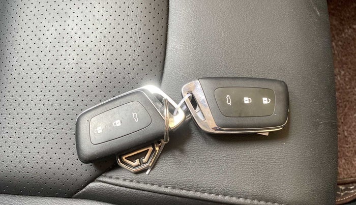 2020 MG HECTOR SHARP 1.5 DCT PETROL, Petrol, Automatic, 10,164 km, Key Close Up