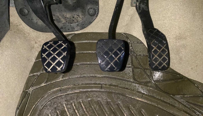 2013 Volkswagen Polo COMFORTLINE 1.2L PETROL, Petrol, Manual, 1,20,103 km, Pedals