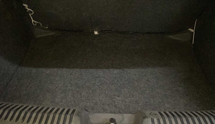 2013 Volkswagen Polo COMFORTLINE 1.2L PETROL, Petrol, Manual, 1,20,103 km, Boot Inside