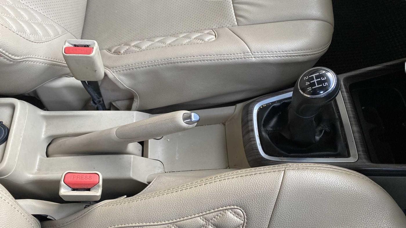 2020 Maruti Dzire VXI, Petrol, Manual, 52,327 km, Gear Lever