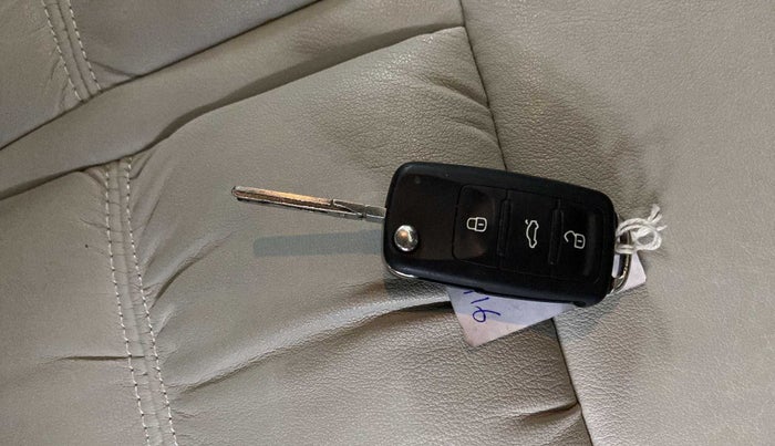 2016 Volkswagen Vento COMFORTLINE 1.2 TSI AT, Petrol, Automatic, 51,251 km, Key Close Up