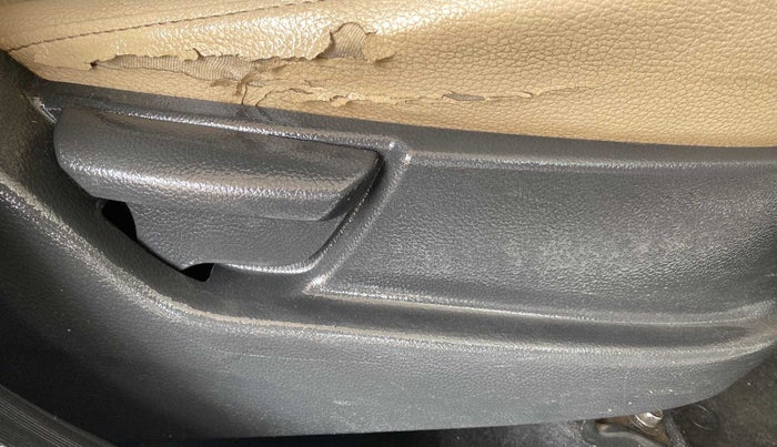 2018 Hyundai Eon ERA +, Petrol, Manual, 47,575 km, Driver Side Adjustment Panel