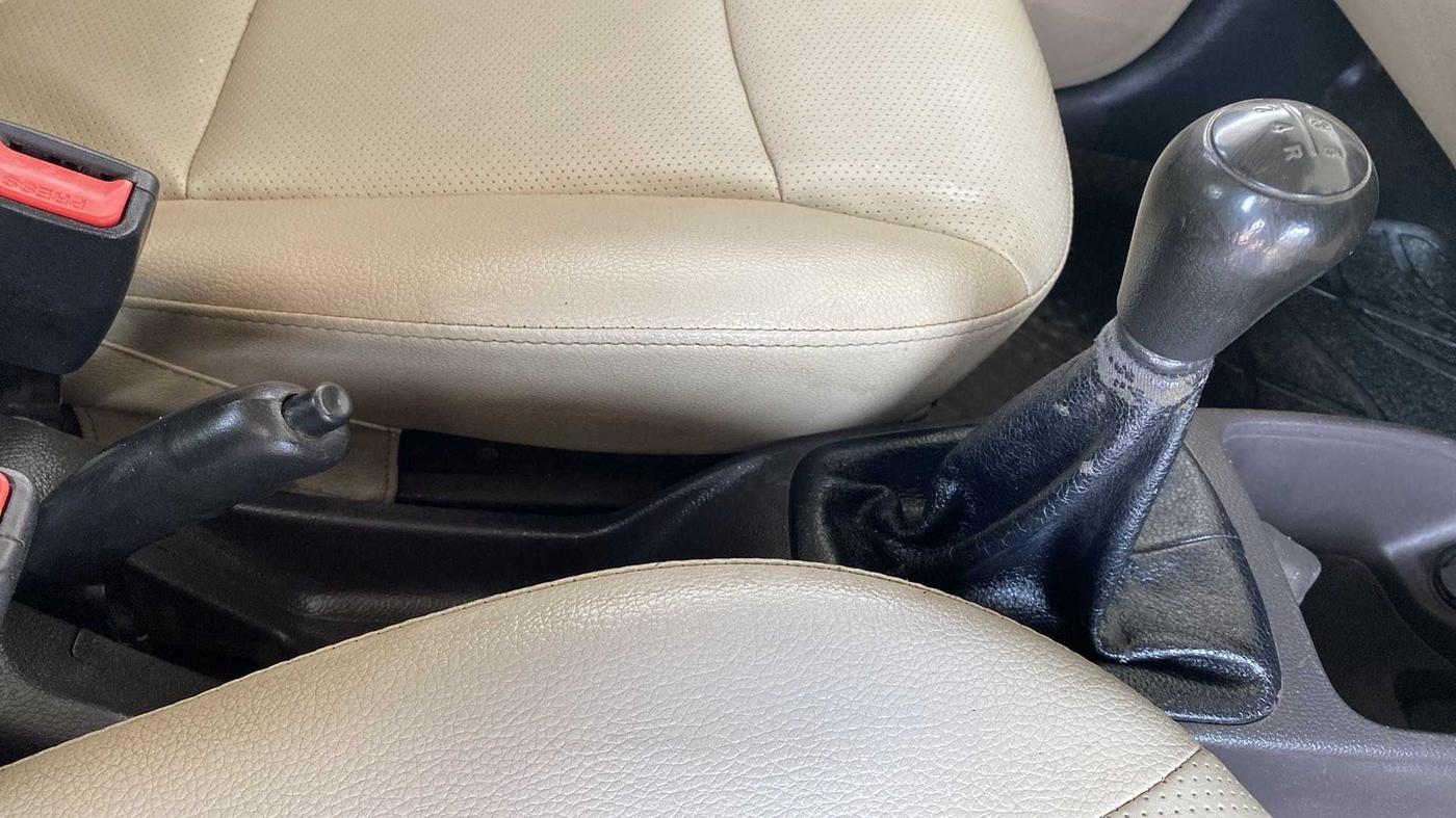 2018 Hyundai Eon ERA +, Petrol, Manual, 47,575 km, Gear Lever