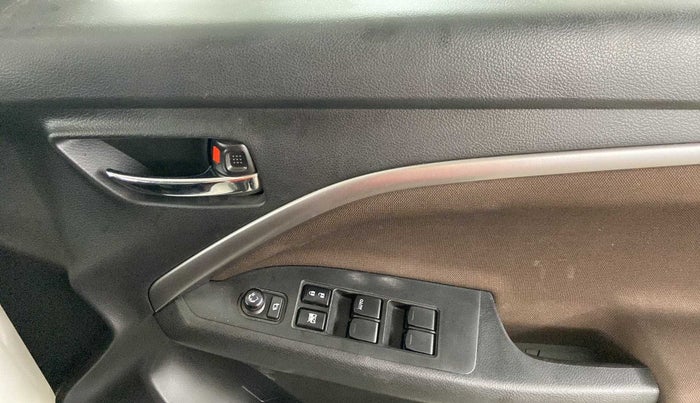 2022 Maruti BREZZA ZXI + SMART HYBRID, Petrol, Manual, 26,591 km, Driver Side Door Panels Control