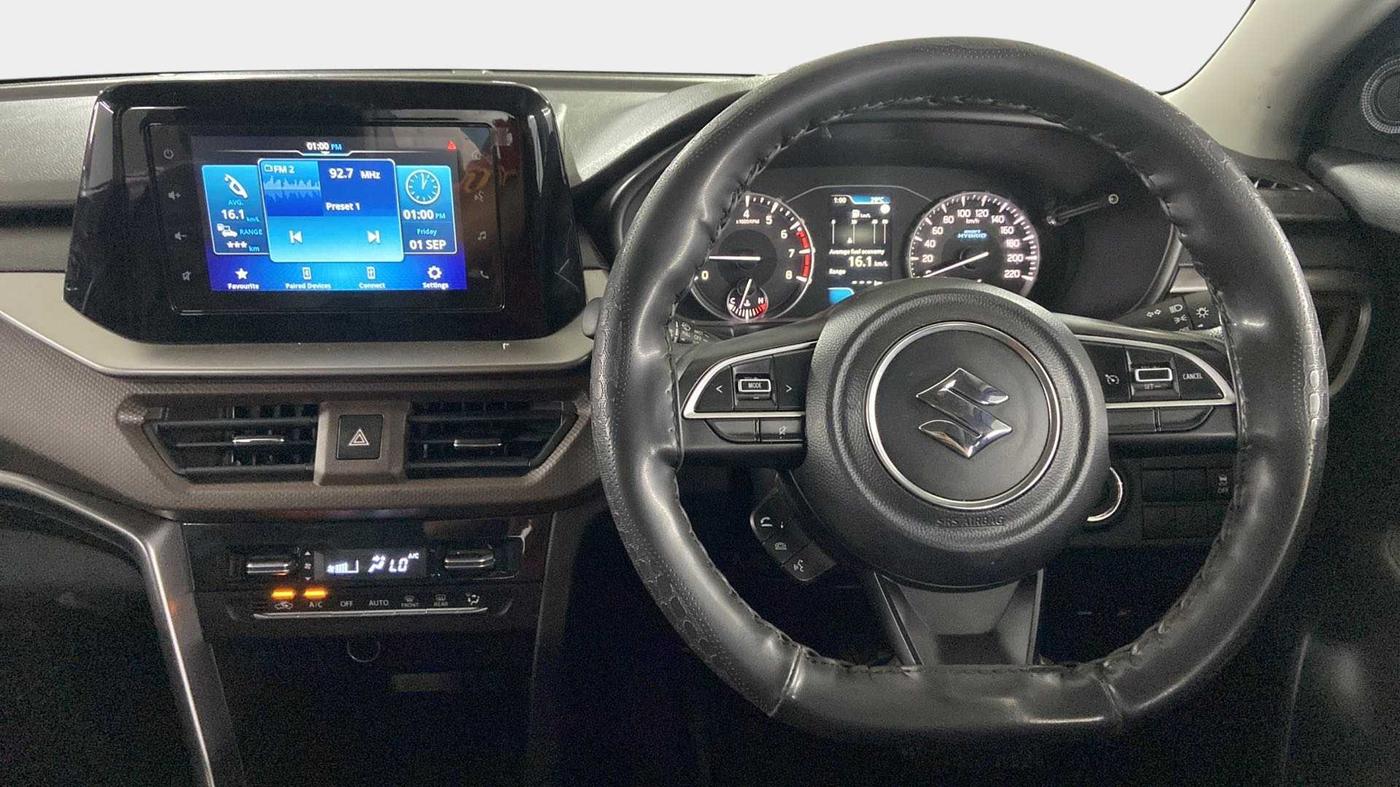 2022 Maruti BREZZA ZXI + SMART HYBRID, Petrol, Manual, 26,591 km, Steering Wheel Close Up