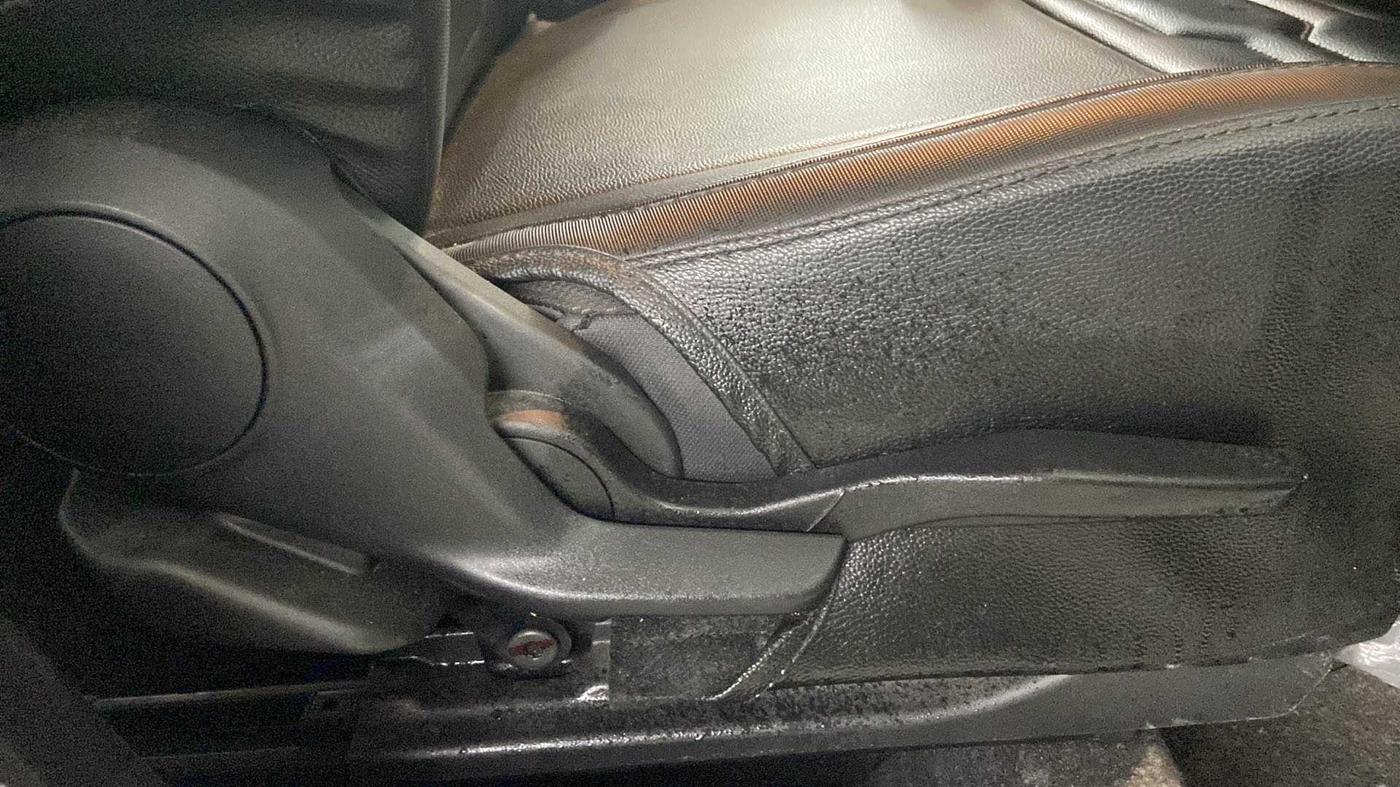 2022 Maruti BREZZA ZXI + SMART HYBRID, Petrol, Manual, 26,591 km, Driver Side Adjustment Panel