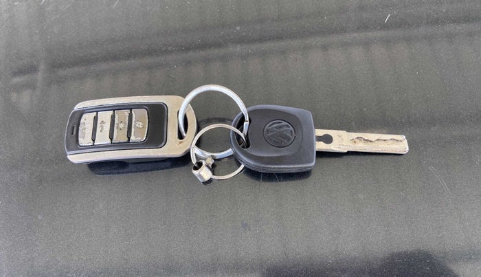 2019 Volkswagen Ameo TRENDLINE 1.5L, Diesel, Manual, 1,06,043 km, Key Close Up