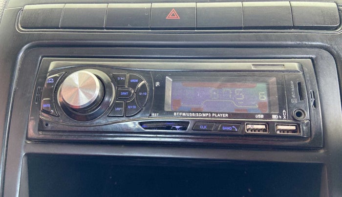 2019 Volkswagen Ameo TRENDLINE 1.5L, Diesel, Manual, 1,06,043 km, Infotainment system - Button has minor damage