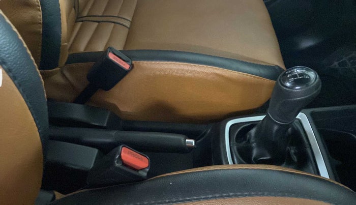 2018 Maruti Swift VXI, CNG, Manual, 33,015 km, Gear Lever
