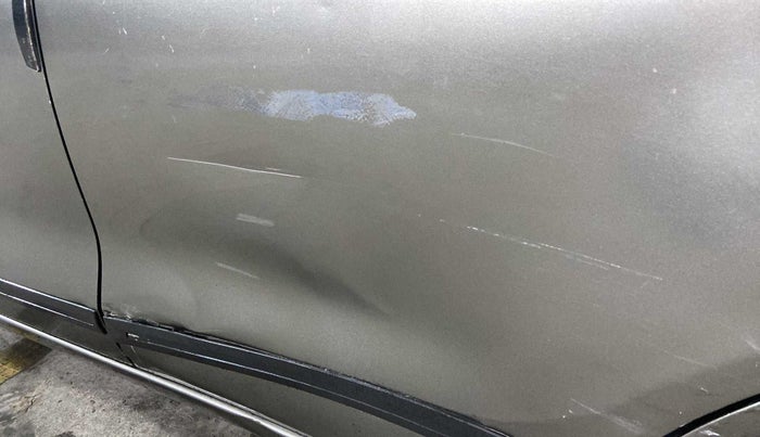2018 Maruti Swift VXI, CNG, Manual, 33,015 km, Rear left door - Minor scratches