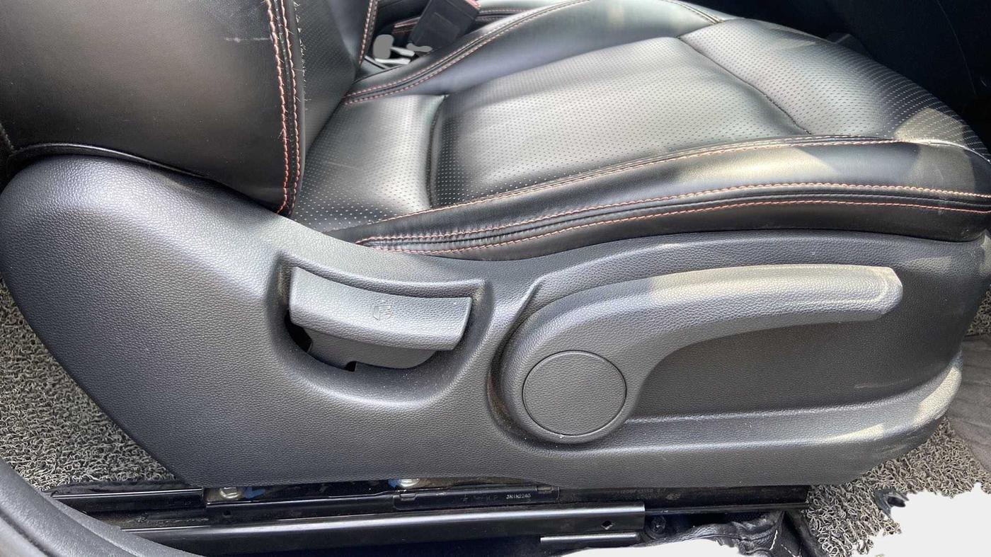2019 Hyundai Elite i20 ASTA 1.2 (O), Petrol, Manual, 47,063 km, Driver Side Adjustment Panel