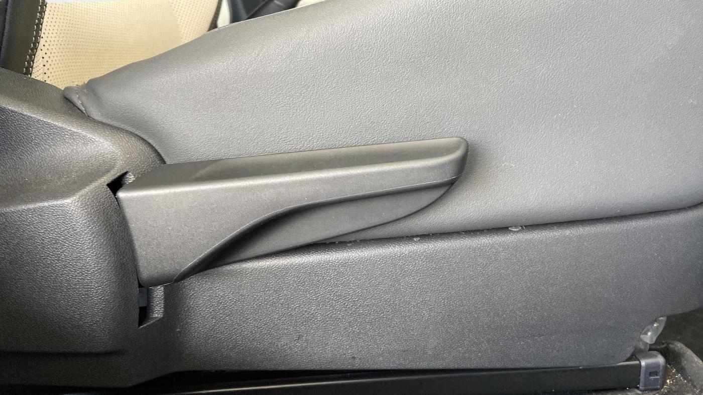 2022 Volkswagen VIRTUS TOPLINE TSI 1.0 AT, Petrol, Automatic, 2,982 km, Driver Side Adjustment Panel