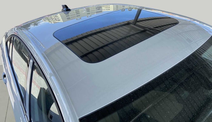 2022 Volkswagen VIRTUS TOPLINE TSI 1.0 AT, Petrol, Automatic, 2,982 km, Roof