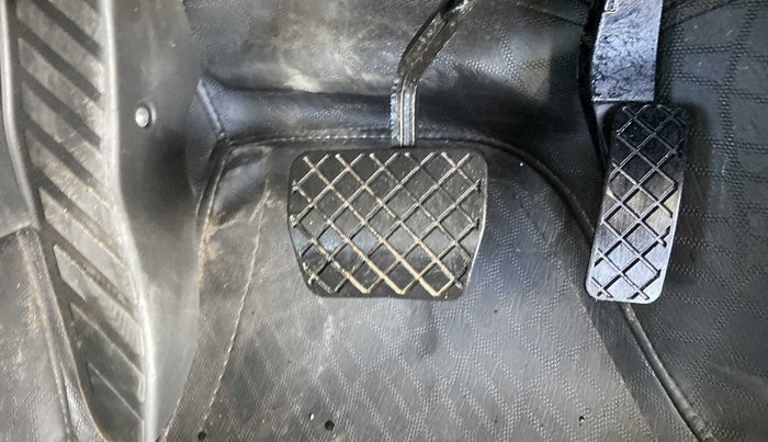 2022 Volkswagen VIRTUS TOPLINE TSI 1.0 AT, Petrol, Automatic, 2,982 km, Pedals