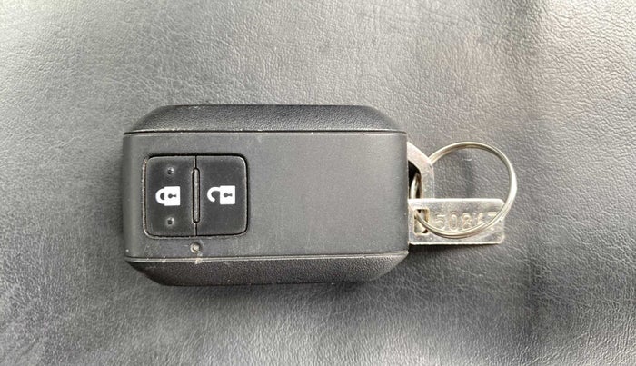 2021 Maruti Baleno ZETA PETROL 1.2, Petrol, Manual, 10,545 km, Key Close Up