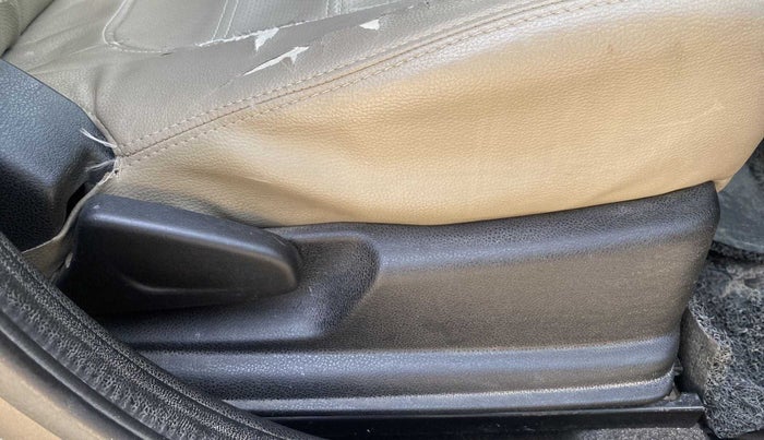 2017 Renault Kwid RXT 0.8, Petrol, Manual, 60,077 km, Driver Side Adjustment Panel