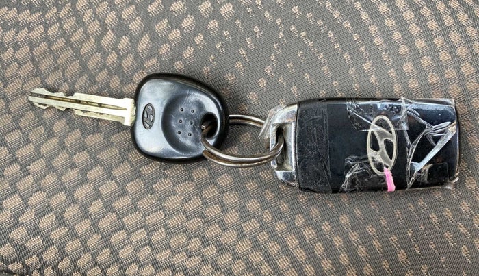 2015 Hyundai Eon MAGNA +, Petrol, Manual, 92,892 km, Key Close Up