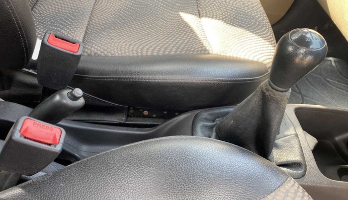 2015 Hyundai Eon MAGNA +, Petrol, Manual, 92,892 km, Gear Lever