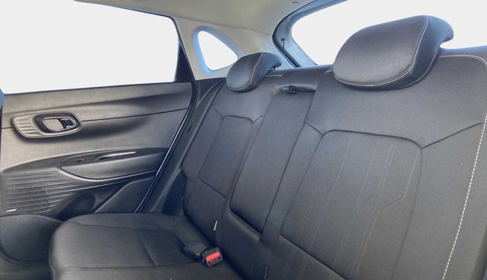 2021 Hyundai NEW I20 ASTA (O) 1.2 MT, Petrol, Manual, 30,371 km, Right Side Rear Door Cabin