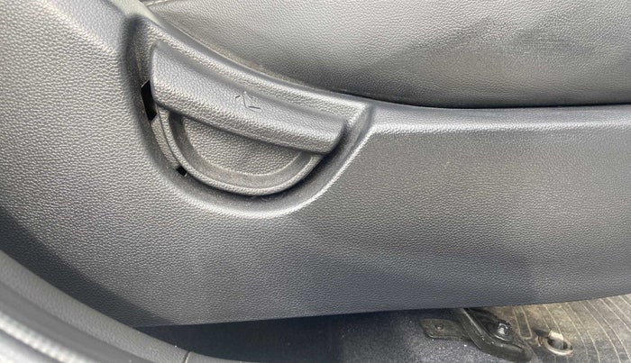2016 Hyundai Grand i10 SPORTZ 1.2 KAPPA VTVT, Petrol, Manual, 25,960 km, Driver Side Adjustment Panel
