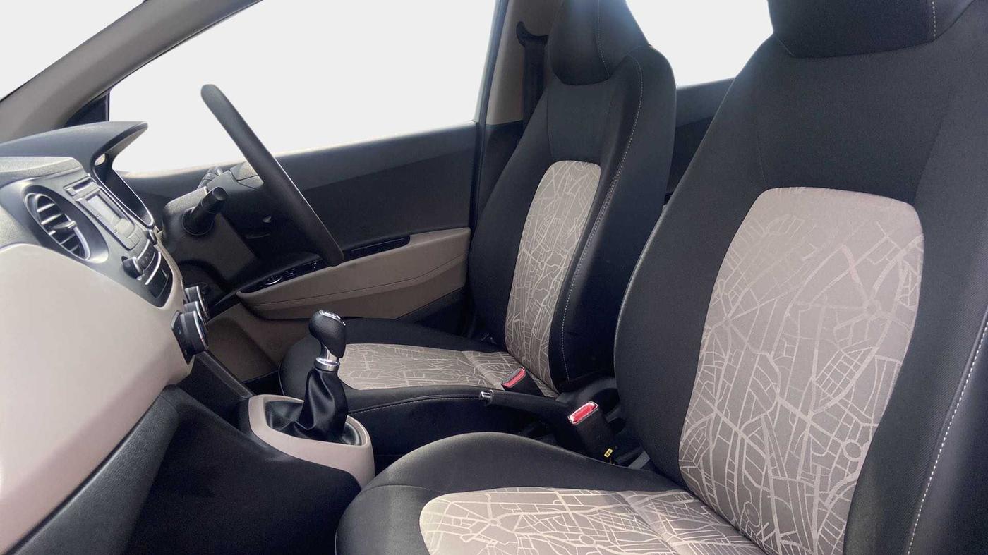 2016 Hyundai Grand i10 SPORTZ 1.2 KAPPA VTVT, Petrol, Manual, 25,960 km, Right Side Front Door Cabin