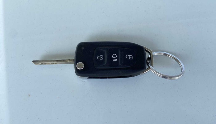 2022 Tata NEXON XM DIESEL, Diesel, Manual, 8,703 km, Key Close Up