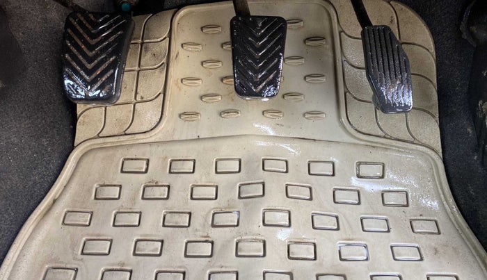 2012 Hyundai Eon ERA +, Petrol, Manual, 43,767 km, Pedals