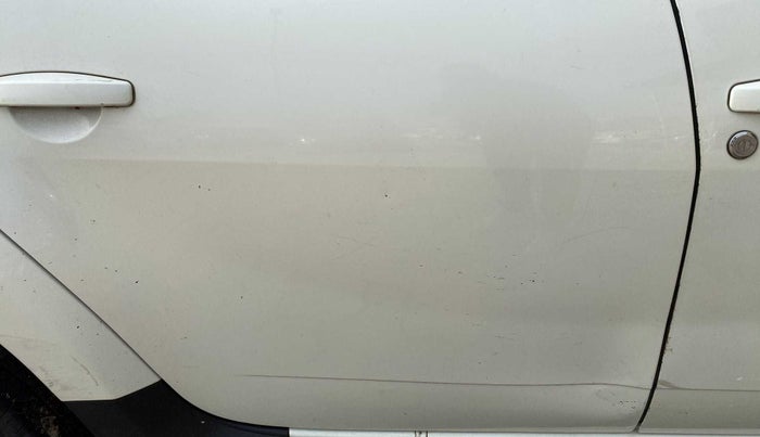 2017 Renault Duster 85 PS RXS MT DIESEL, Diesel, Manual, 1,03,331 km, Right rear door - Slightly dented
