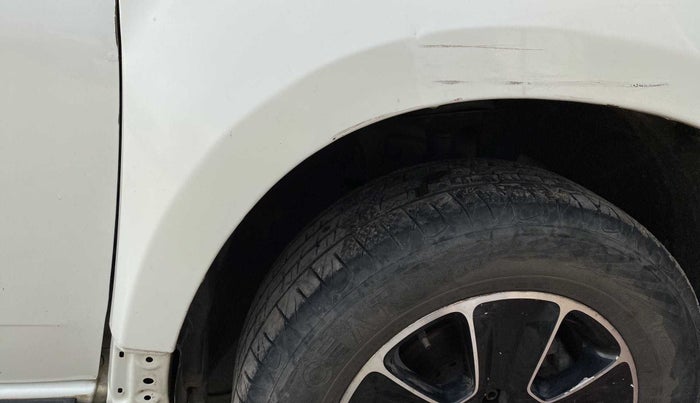 2017 Renault Duster 85 PS RXS MT DIESEL, Diesel, Manual, 1,03,331 km, Right fender - Cladding has minor damage