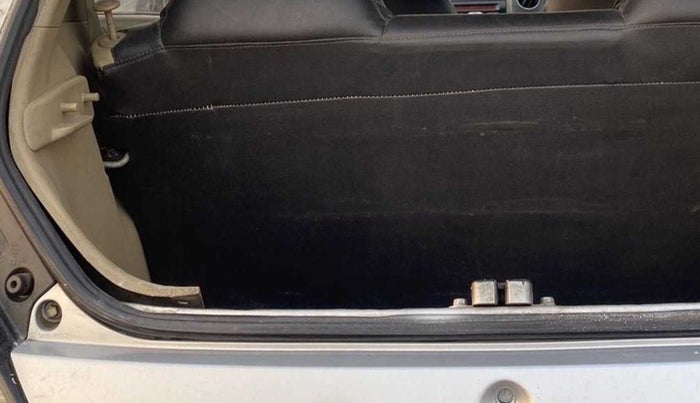 2011 Honda Brio S(O) MT, Petrol, Manual, 1,15,608 km, Dicky (Boot door) - Parcel tray missing