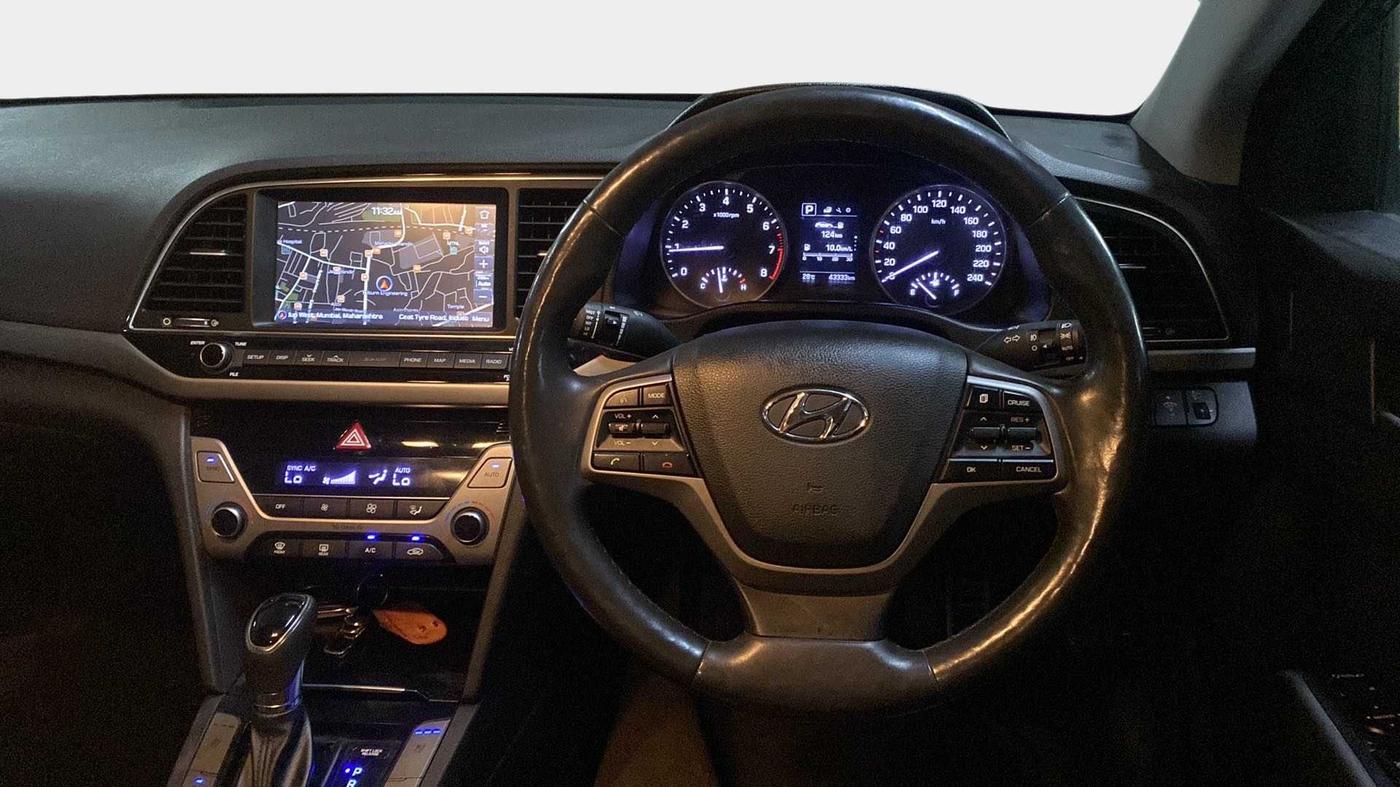 2019 Hyundai New Elantra 2.0 SX(O) AT PETROL, Petrol, Automatic, 43,333 km, Steering Wheel Close Up