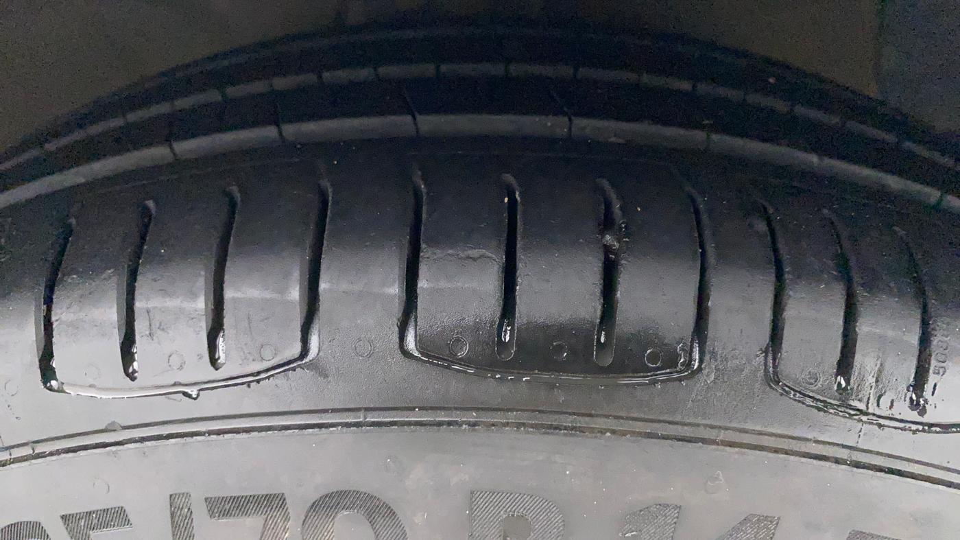2016 Hyundai Xcent S AT 1.2, Petrol, Automatic, 64,011 km, Right Front Tyre Tread