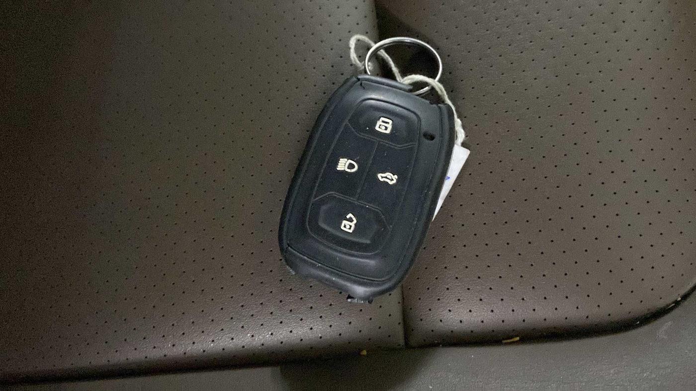 2019 Tata Harrier XZ 2.0L, Diesel, Manual, 32,664 km, Key Close Up