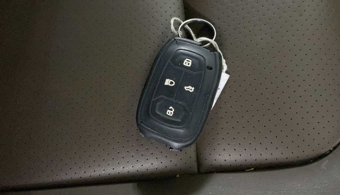 2019 Tata Harrier XZ 2.0L, Diesel, Manual, 32,664 km, Key Close Up