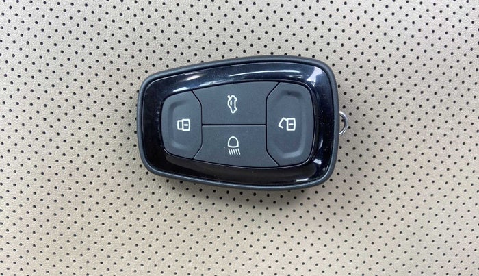 2022 Tata NEXON XZ PLUS PETROL KAZIRANGA, Petrol, Manual, 20,514 km, Key Close Up